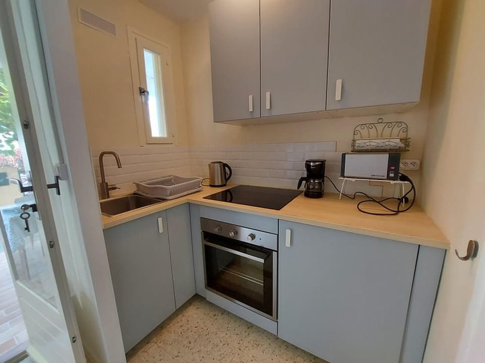 Appartement Confortable 4 pers, Terrasse, 500m Plage, Sans TV, Cuisine Équipée - FR-1-326-733 Apartment in Marseillan