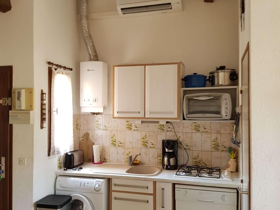 Villa mitoyenne climatisée avec piscine et parking pour 6 pers Villa in Agde