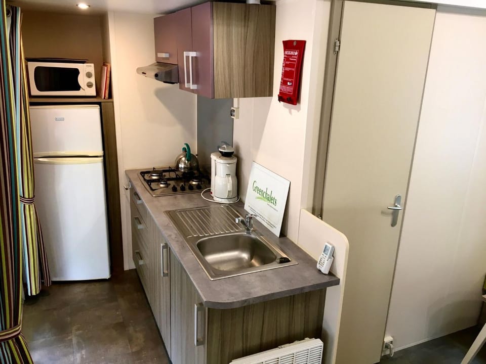 microwave, oven, kitchen