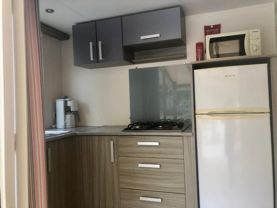 microwave, oven, kitchen