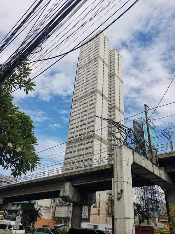 Mack's Awesome 15 with Netflix and FastUnliwifi Apartment hotel in Mandaluyong