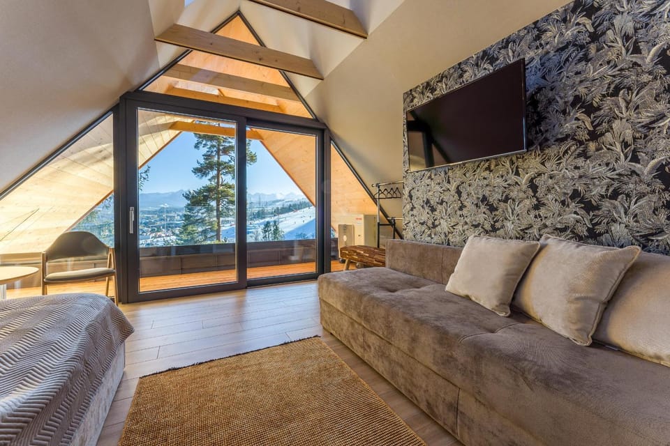 Seating area, Bedroom, Mountain view