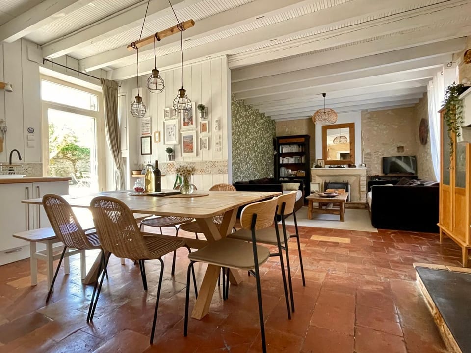 Living room, Dining area