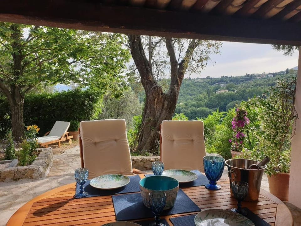 Patio, Seating area