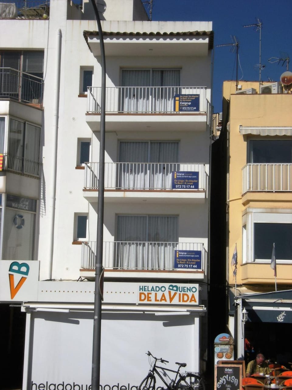 Property building, Facade/entrance, Off site