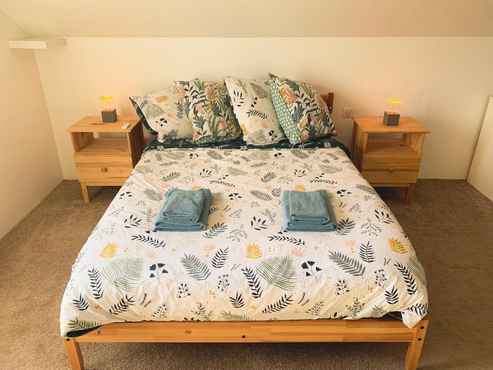 Bed, Bedroom