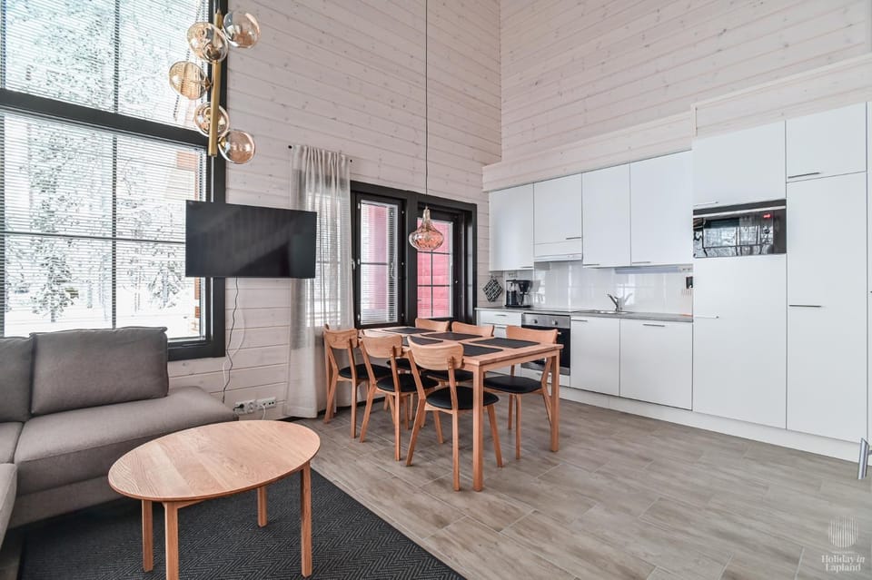 Kitchen or kitchenette, Living room, Seating area, Dining area