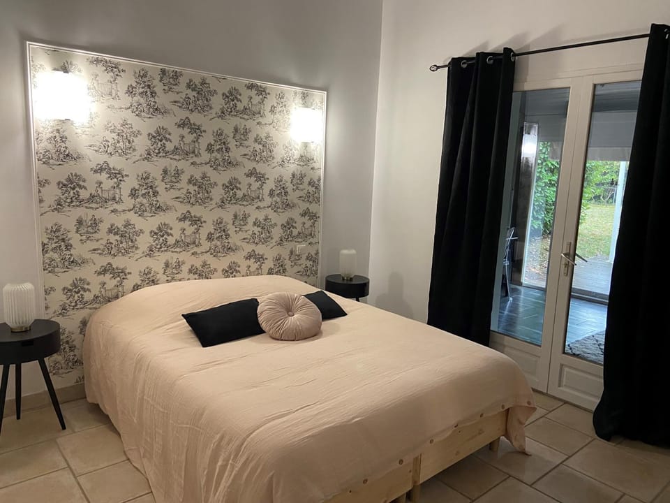 Gîte de charme Jas de Berrias Ardèche du Sud Piscine House in Berrias-et-Casteljau