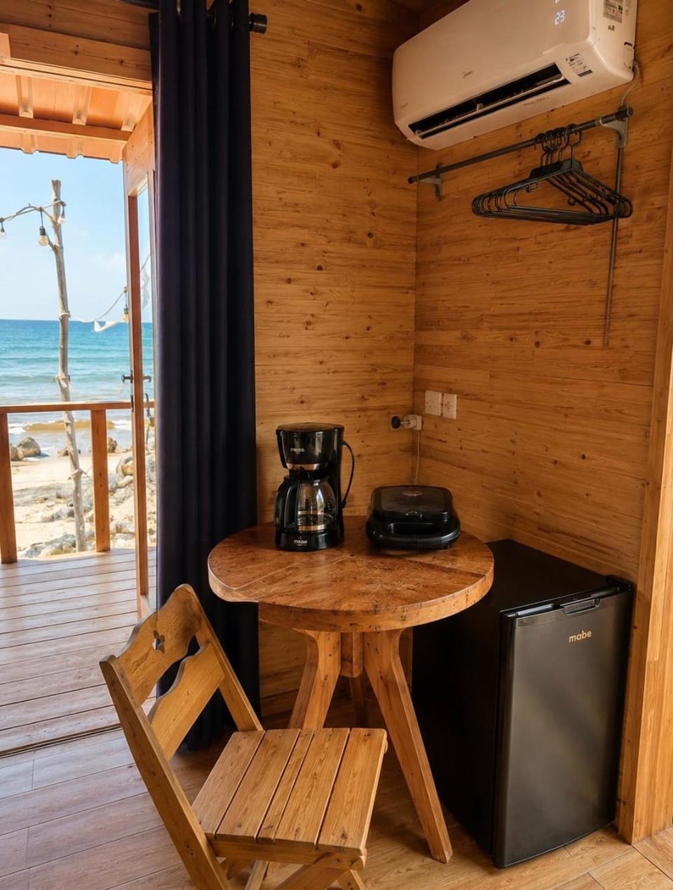 Natural landscape, Dining area, Sea view, minibar