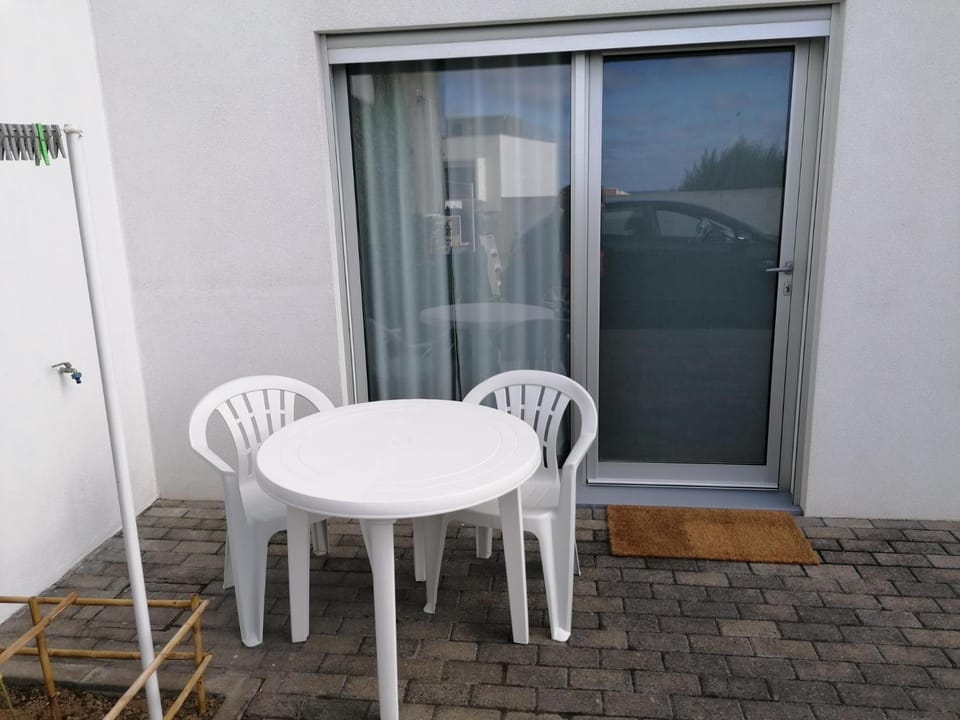 Patio, Facade/entrance