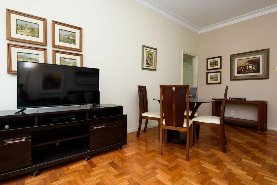 3 BDRs in Copacabana near the beach | FS 108/601 Apartment in Rio de Janeiro