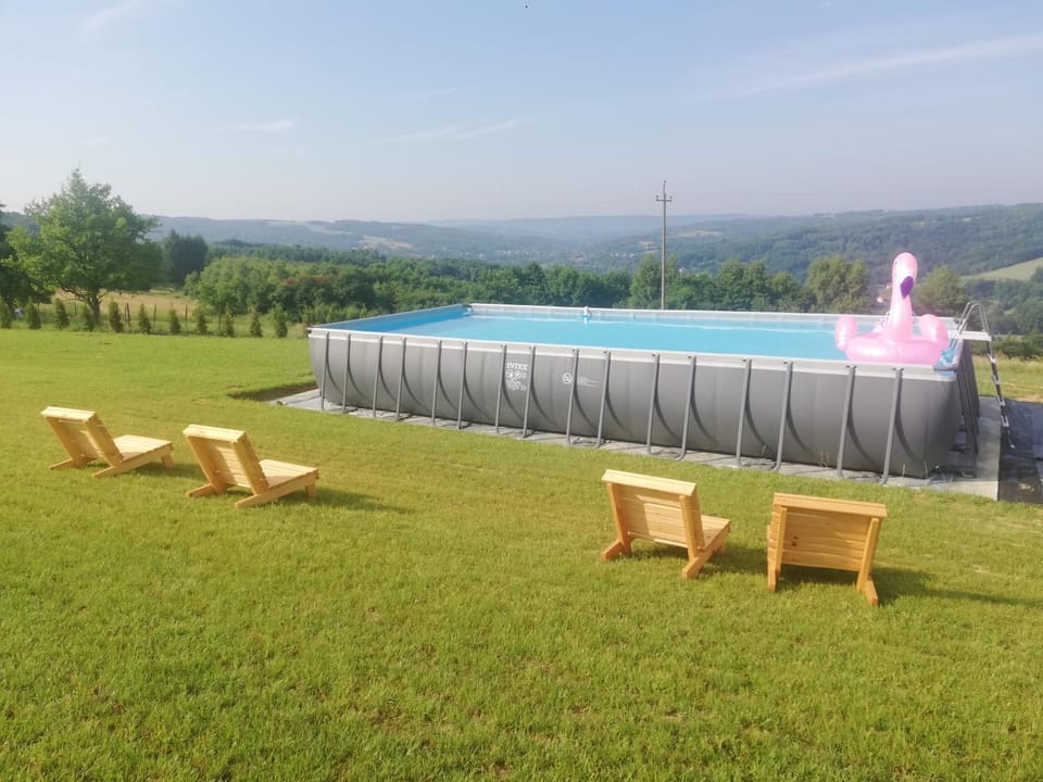 Swimming pool, Swimming pool