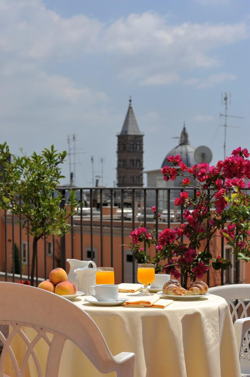Restaurant/places to eat, Balcony/Terrace
