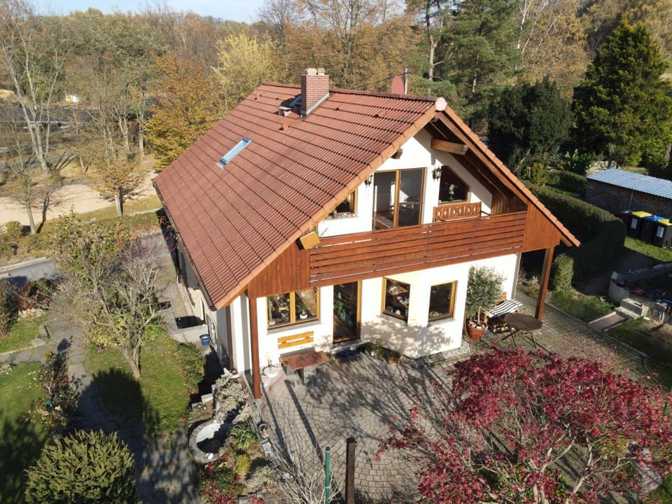 Facade/entrance, Bird's eye view