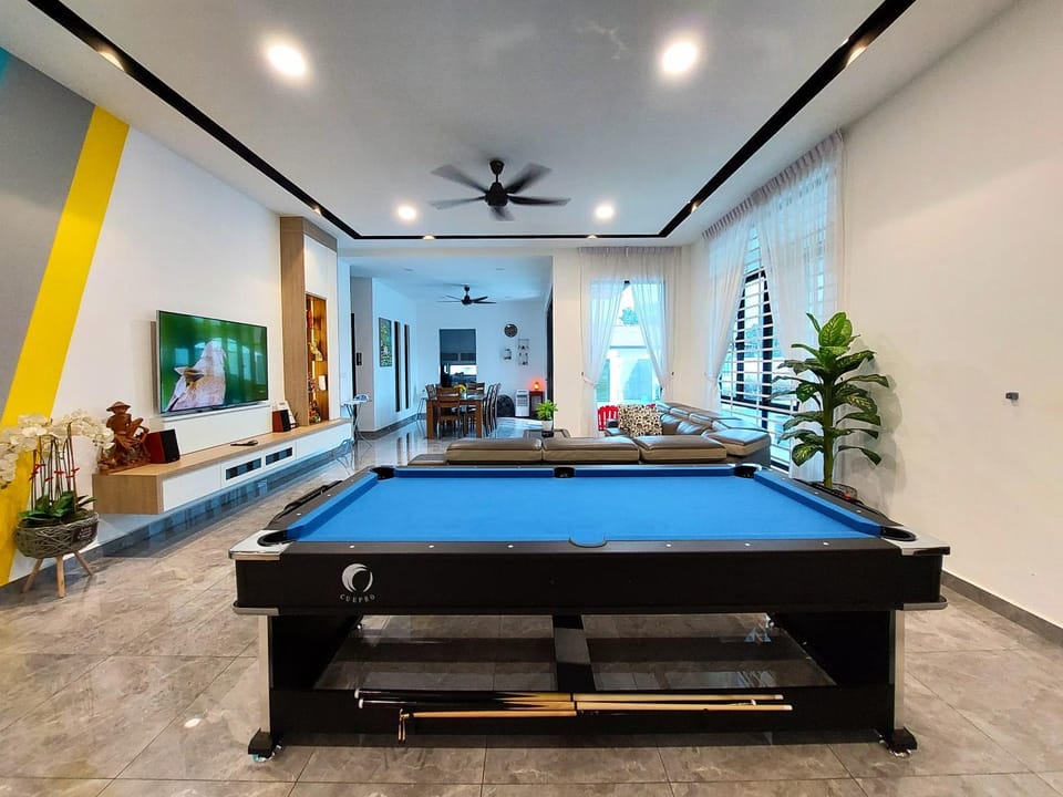 Billiard, Living room