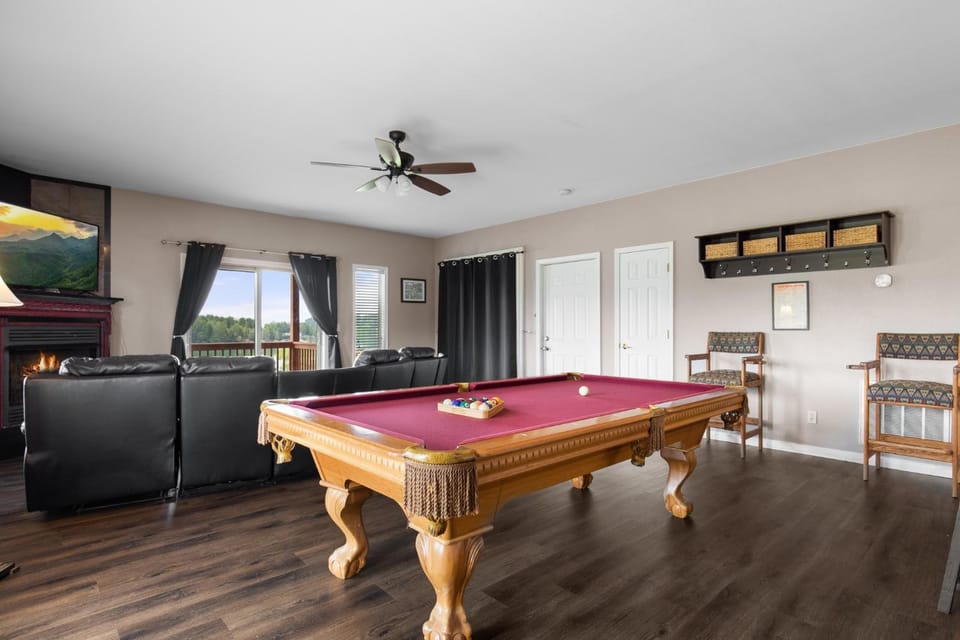 Billiard, Living room, Seating area, fireplace, furniture