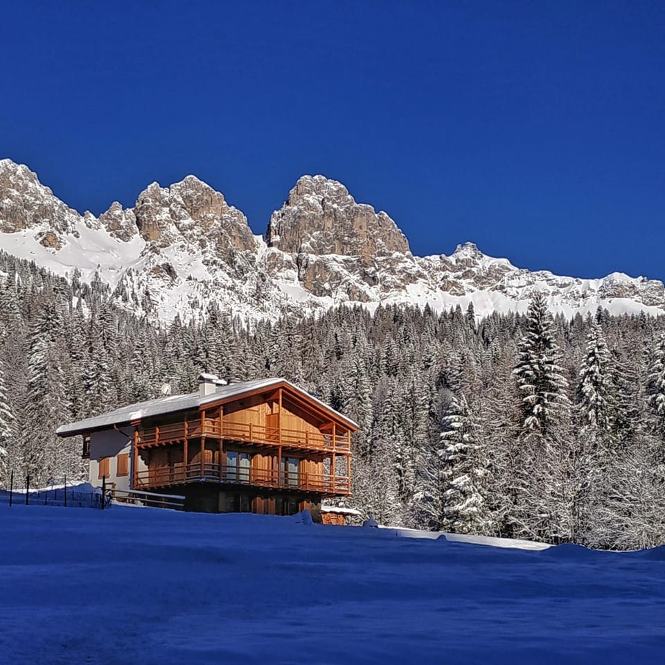 Facade/entrance, Day, Natural landscape, Winter