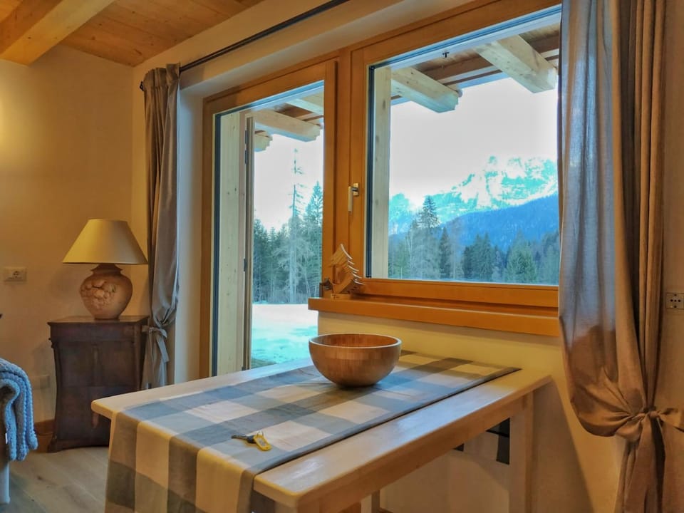 Dining area, Garden view