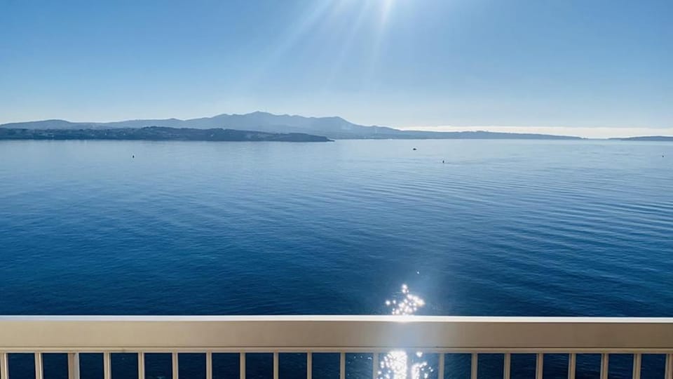 Magnifique duplex vue mer inoubliable Sanary Sur Mer Apartment in Sanary-sur-Mer