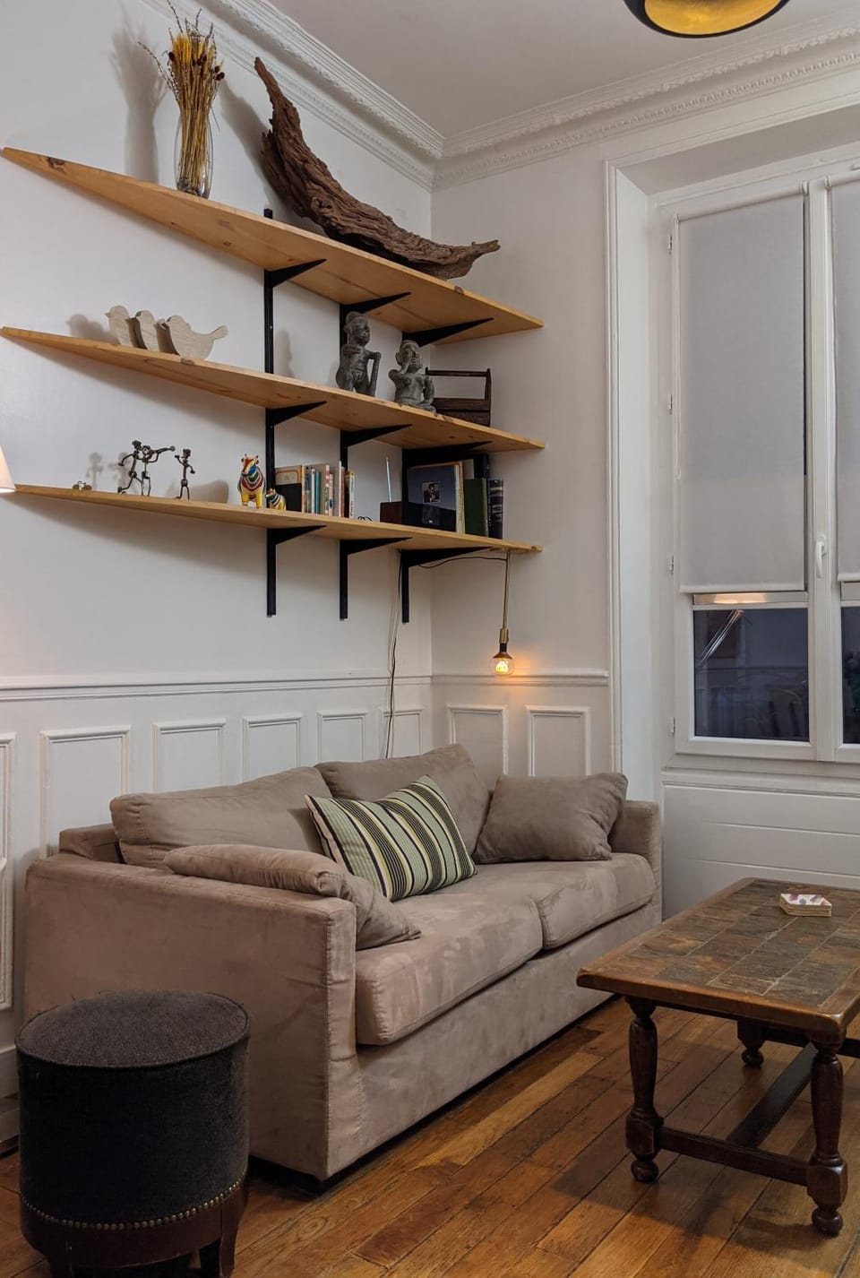 Bed, Living room