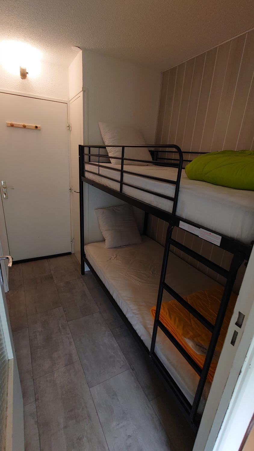 bunk bed