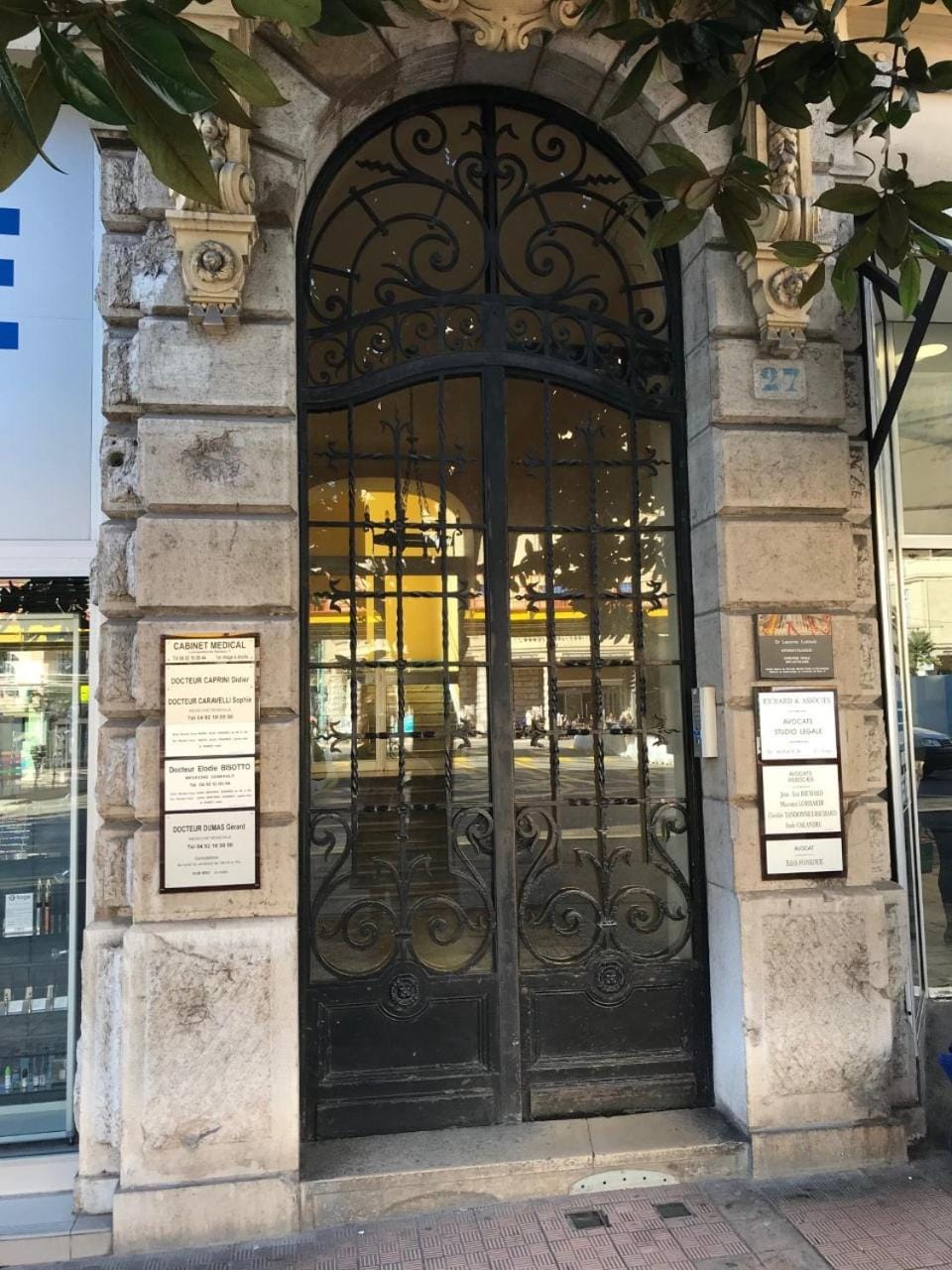 Facade/entrance