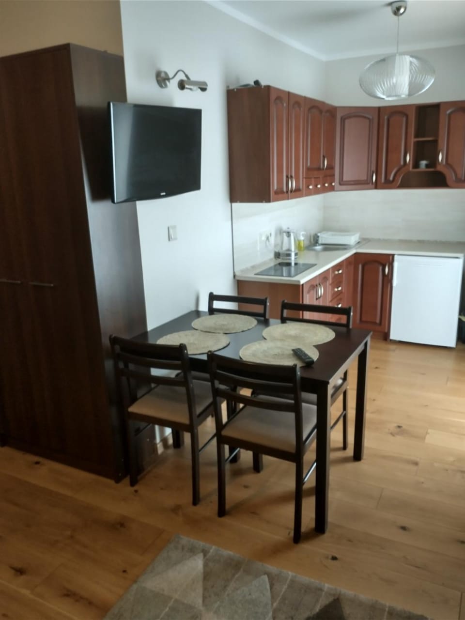 Kitchen or kitchenette, Dining area, pet friendly, stove