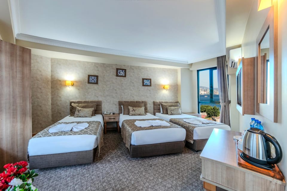Bed, View (from property/room), Bedroom, room service