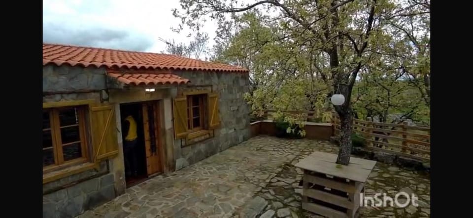 Vuelos de Montaña l Chalet in Extremadura, Spain