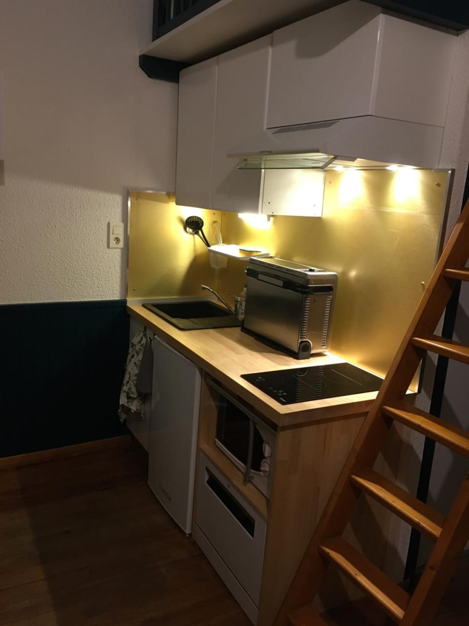 Petit studio, plein centre ville, grande terrasse Apartment in Occitanie
