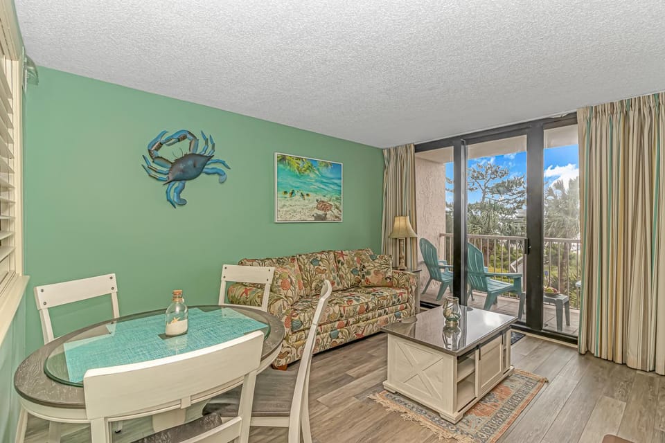 Beach Colony Resort Unit 208, Beautiful Oceanfront Condo, 1 bedroom, 1 bath Perfect for 6 House in Myrtle Beach