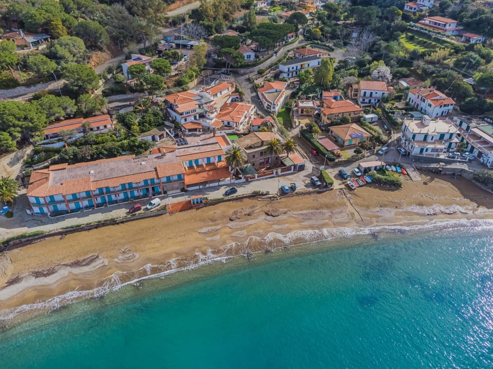 Nearby landmark, Bird's eye view