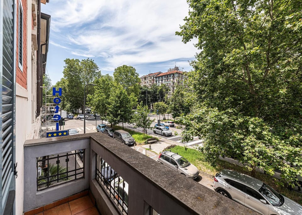 Property building, Balcony/Terrace