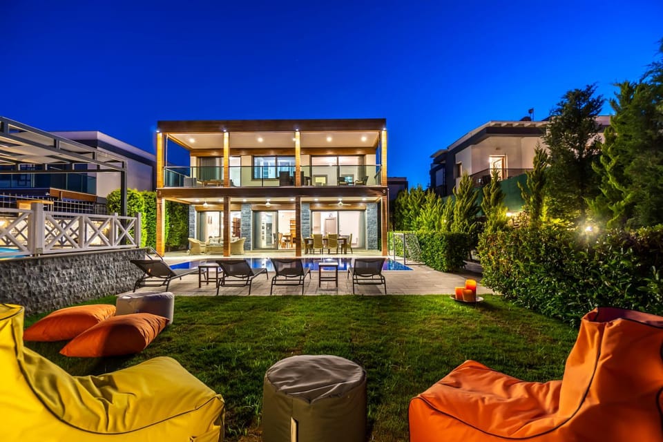 Property building, Patio, Night, Garden, Seating area, Garden view