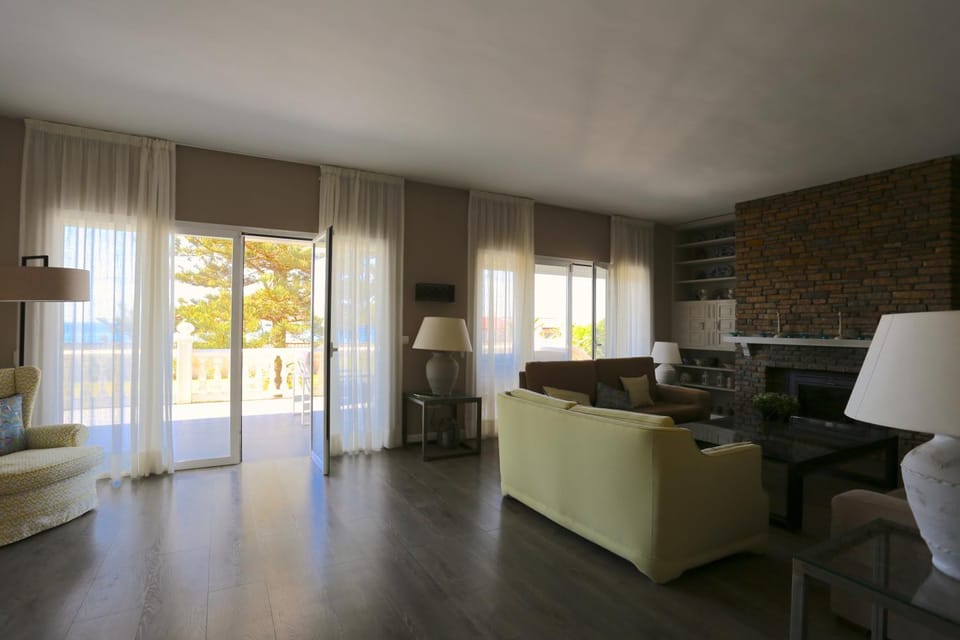 VILLA DEL MAR 'Boutique Beach-House' 11PAX Villa in Axarquía