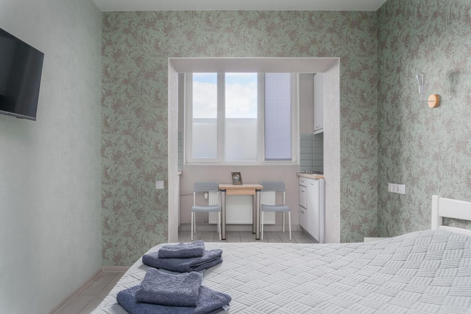 Bed, Kitchen or kitchenette
