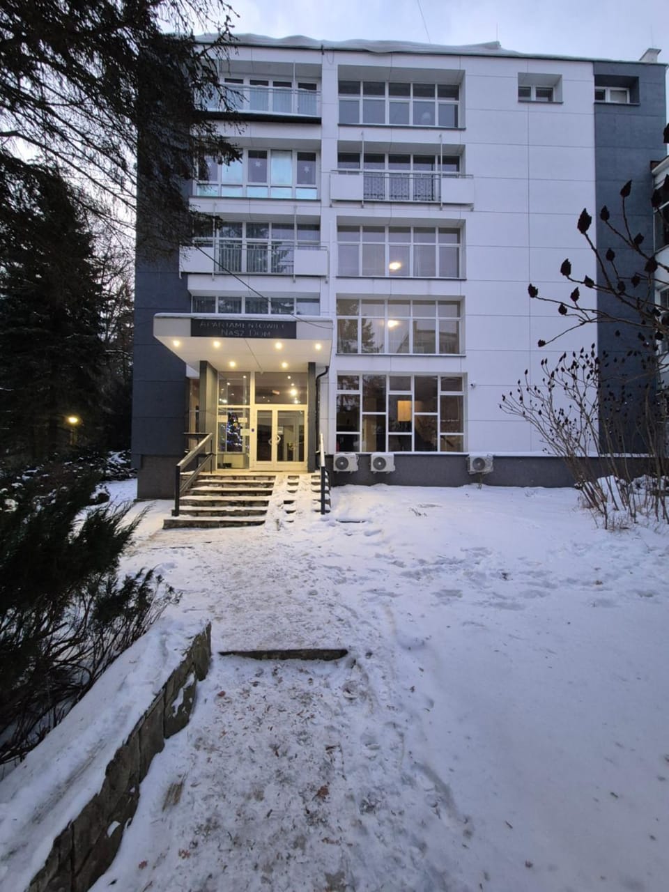 Property building, Facade/entrance