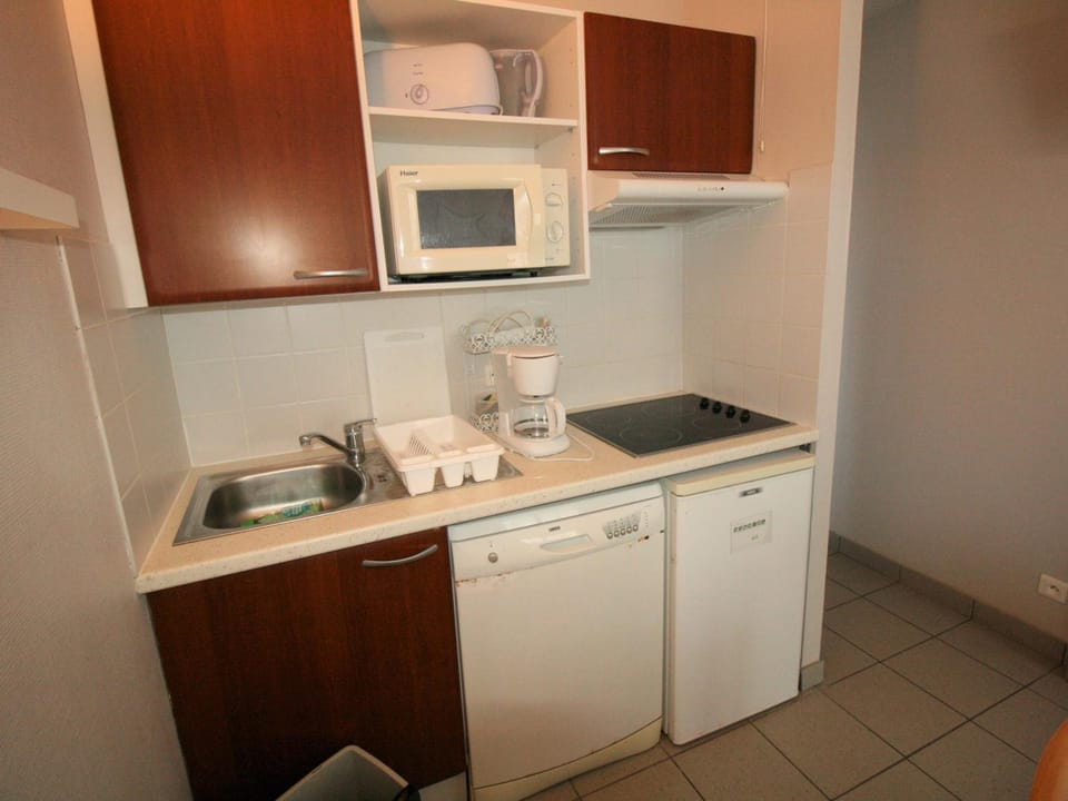 Appartement T2 avec piscine, proche plage et centre, La Tranche sur Mer - FR-1-22-316 Apartment in La Tranche-sur-Mer