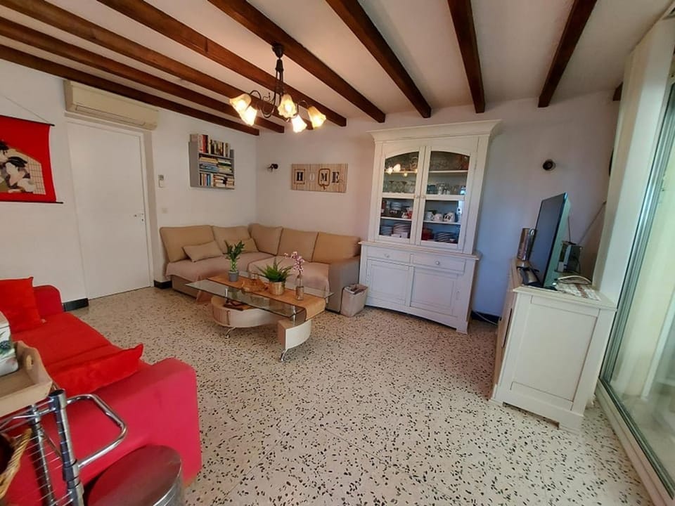 Appartement 3 pièces RDC 8 pers avec Terrasse et Confort Modeste - FR-1-326-738 Apartment in Marseillan