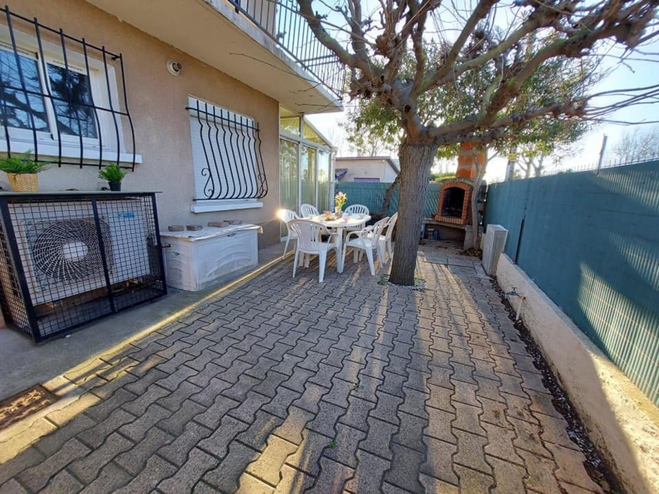 Appartement 3 pièces RDC 8 pers avec Terrasse et Confort Modeste - FR-1-326-738 Apartment in Marseillan
