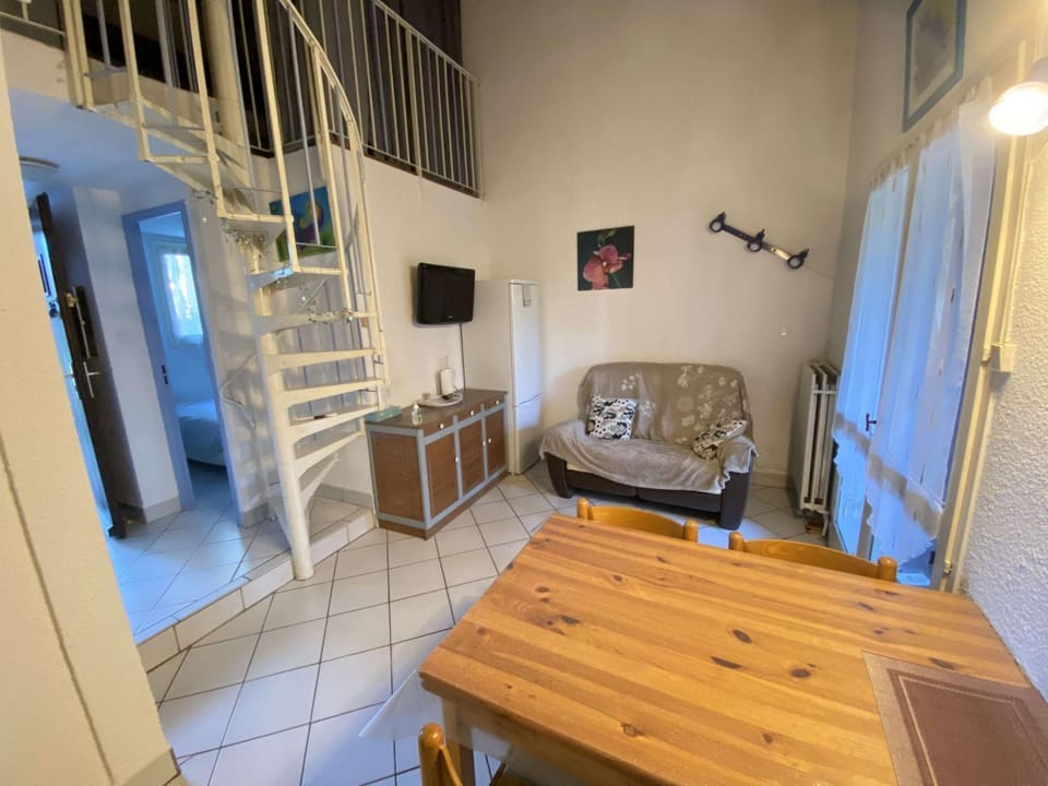 Villa 6 pers, clim, au calme avec piscine et parking Villa in Agde