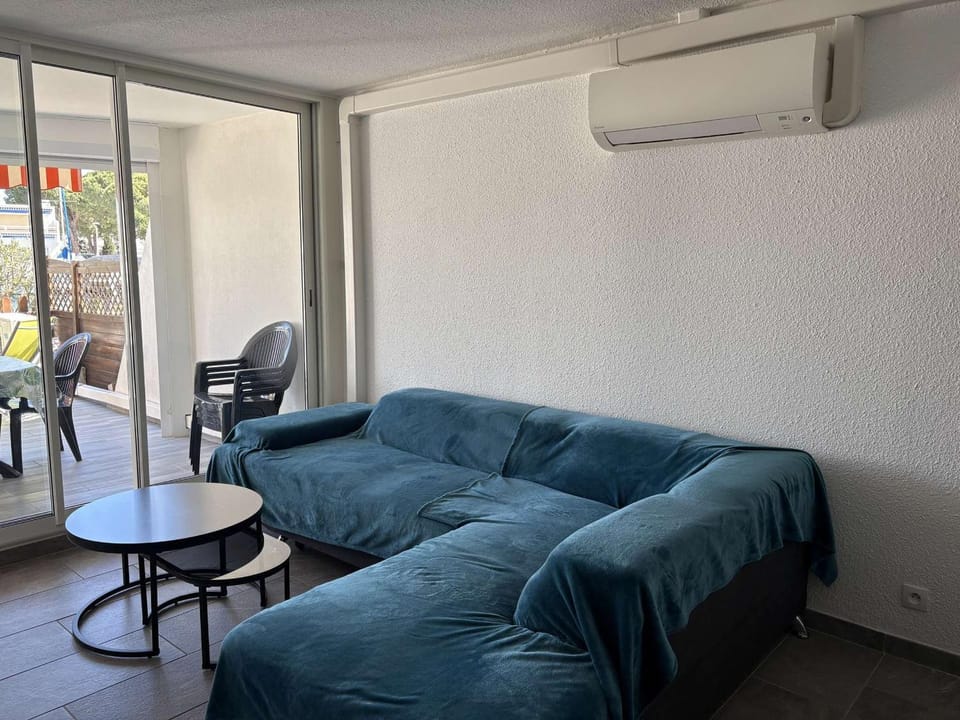 Marina en duplex avec vue port - 6 pers. - FR-1-250-186 Apartment in Le Grau-du-Roi