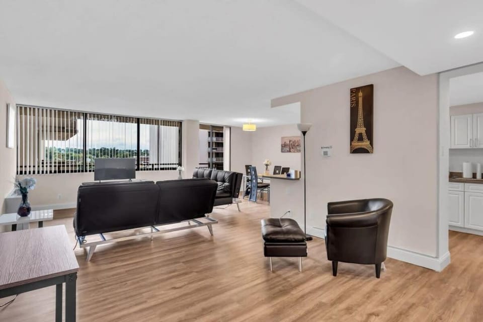 Arlington 2BR 2Ba Apartment in Crystal City Apartment in Crystal City