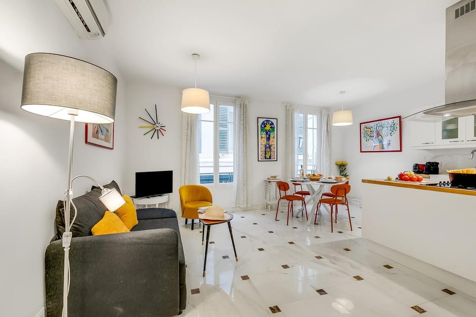 Living room, Dining area