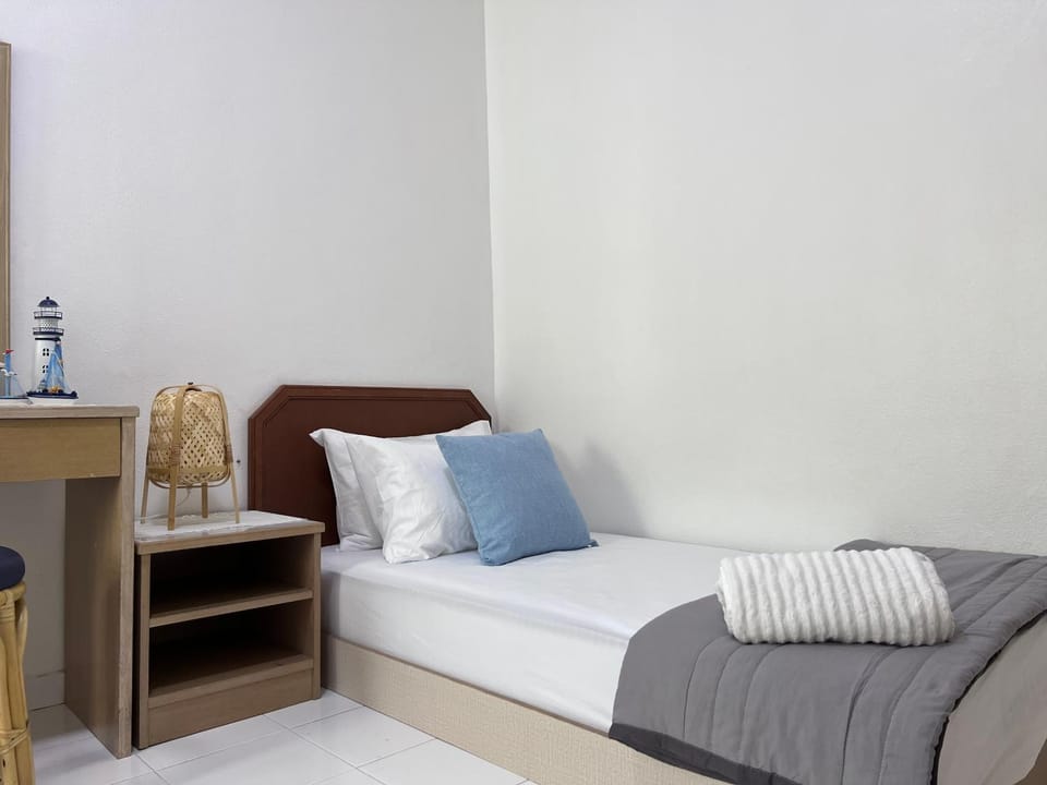 EE's Beach House - Homestay 3 min walk to beach Apartment in Batu Ferringhi, Penang, Malaysia