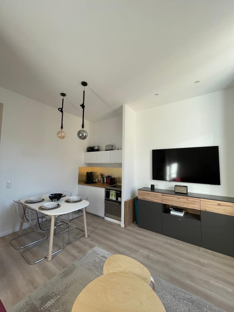 Living room, Dining area
