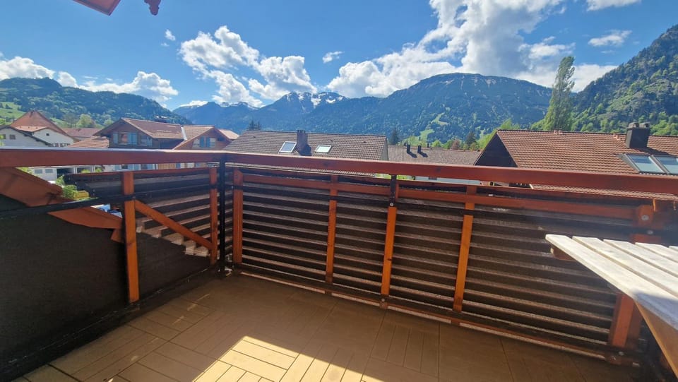 Ferienwohnungen Wolf - Wohnung "Breitenberg" 2,5 Zimmer mit Bergblick Apartment in Pfronten