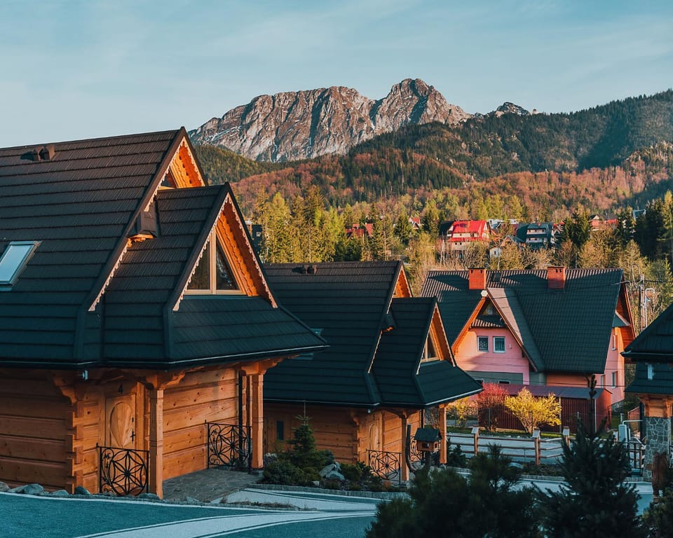 Facade/entrance, Summer, Mountain view, Mountain view