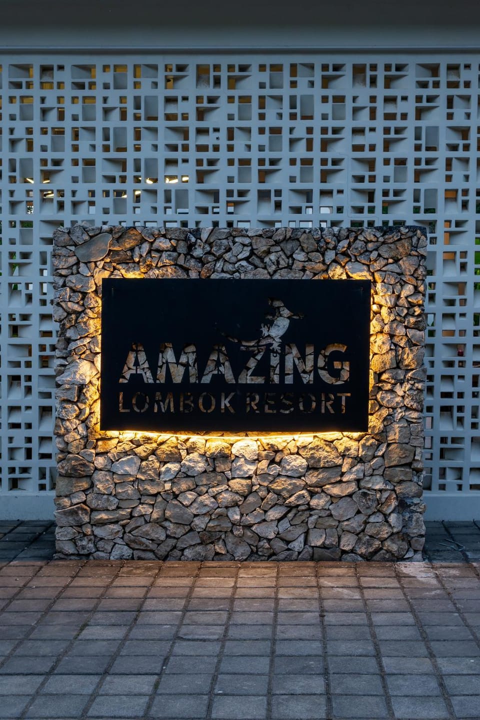 Property building, Facade/entrance, Property logo or sign