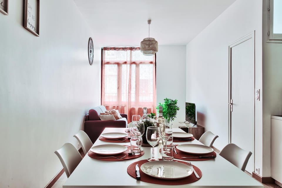Living room, Dining area